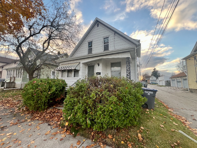 Photo - 614 N 13th St Townhome