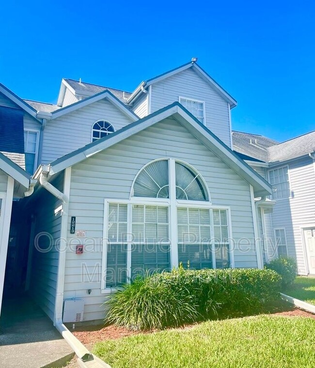 Building Photo - 12213 Armenia Gables Cir Rental