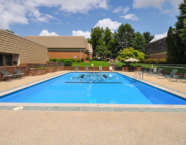 Pool - Regency Park Apartments