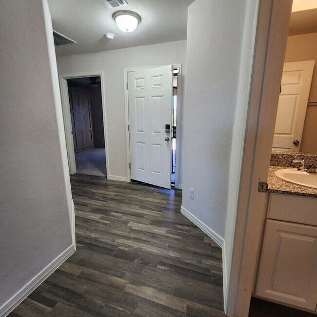 Photo - 70 W Cottonwood Ln