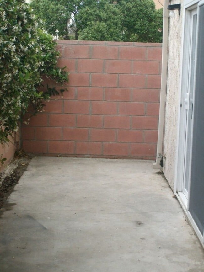 Photo - 140 Van Nuys Ave Unidad 2