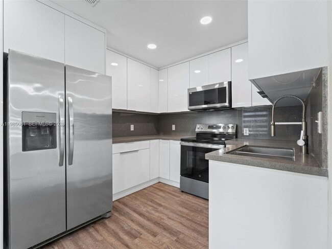 Photo - 3031 SW 64th Ave