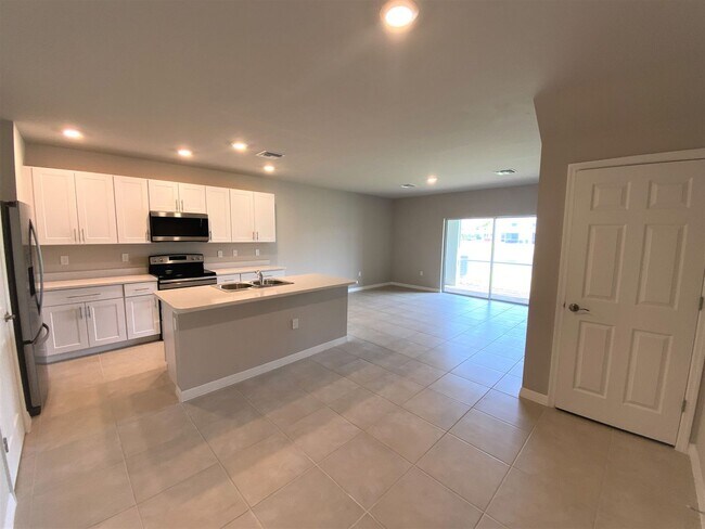 Photo - ** MEADOWOOD ** 3 BED / 2.5 BATH - TOWNHOME - GARAGE - NORTH NAPLES - ANNUAL RENTAL
