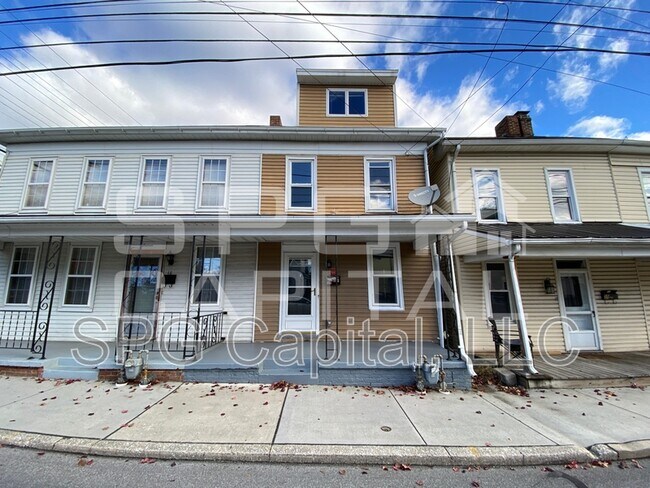 Building Photo - 18 Fulton St