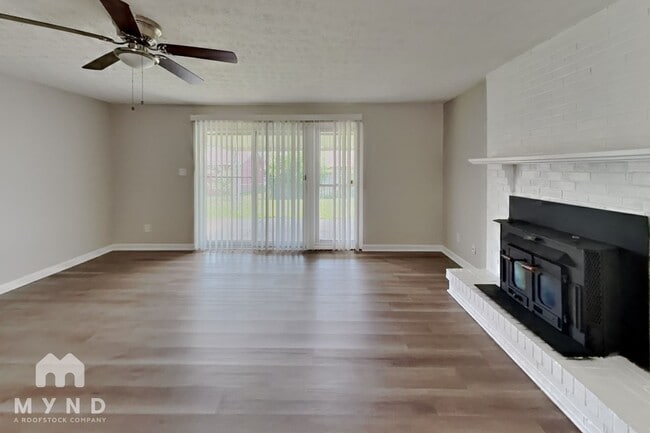 Photo - 1739 Pickering Dr