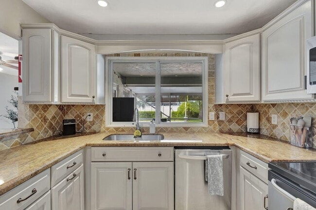 Photo - 1104 Jackpine St Casa