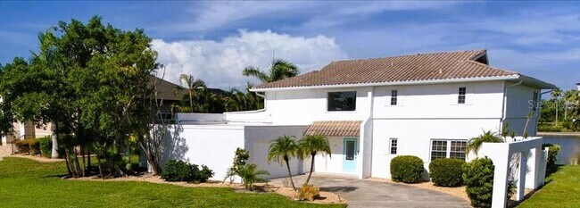 175 Colony Point Dr