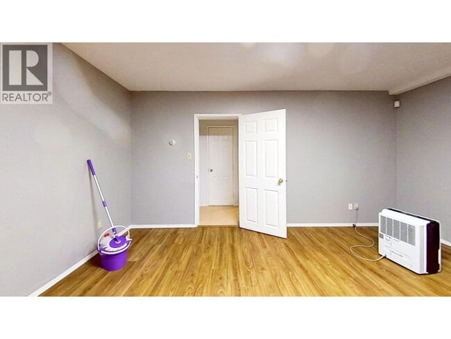 Photo - 720 W 54th Ave