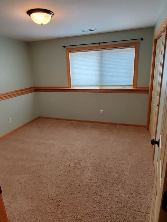 Photo - Beautiful 4 bedroom pet friendly house on ...