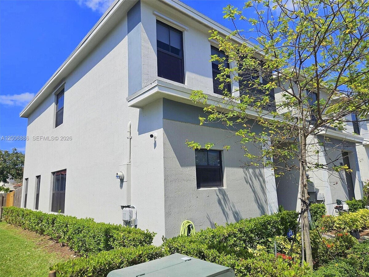 Photo - 501 NE 1st St