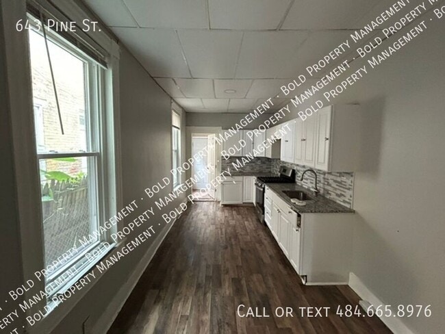 Photo - 643 Pine St