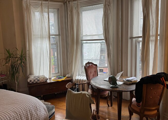 Photo - 307 Beacon St Unit 4