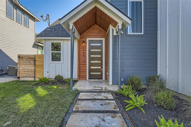 Photo - 1707 Perez St Unit 1