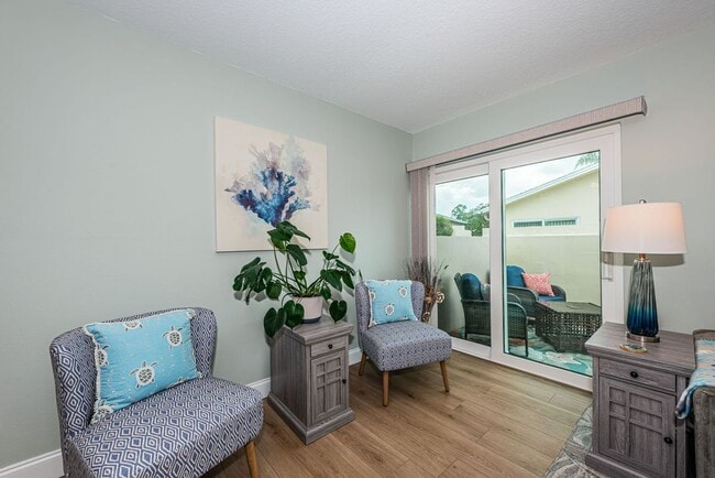 Photo - 2735 Sherbrooke Ln Unit C