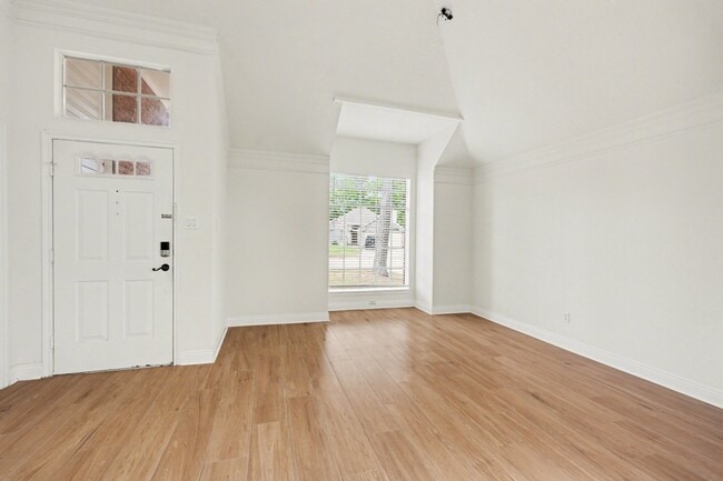 Photo - 8303 Lake Crystal Dr