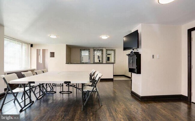 Photo - 1111 Arlington Blvd Unit 923
