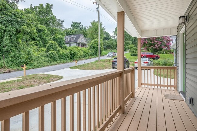 Photo - Modern Home in Shiloh!