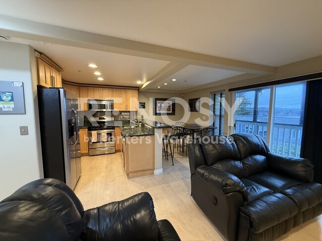Photo - 6514 Phinney Ave N
