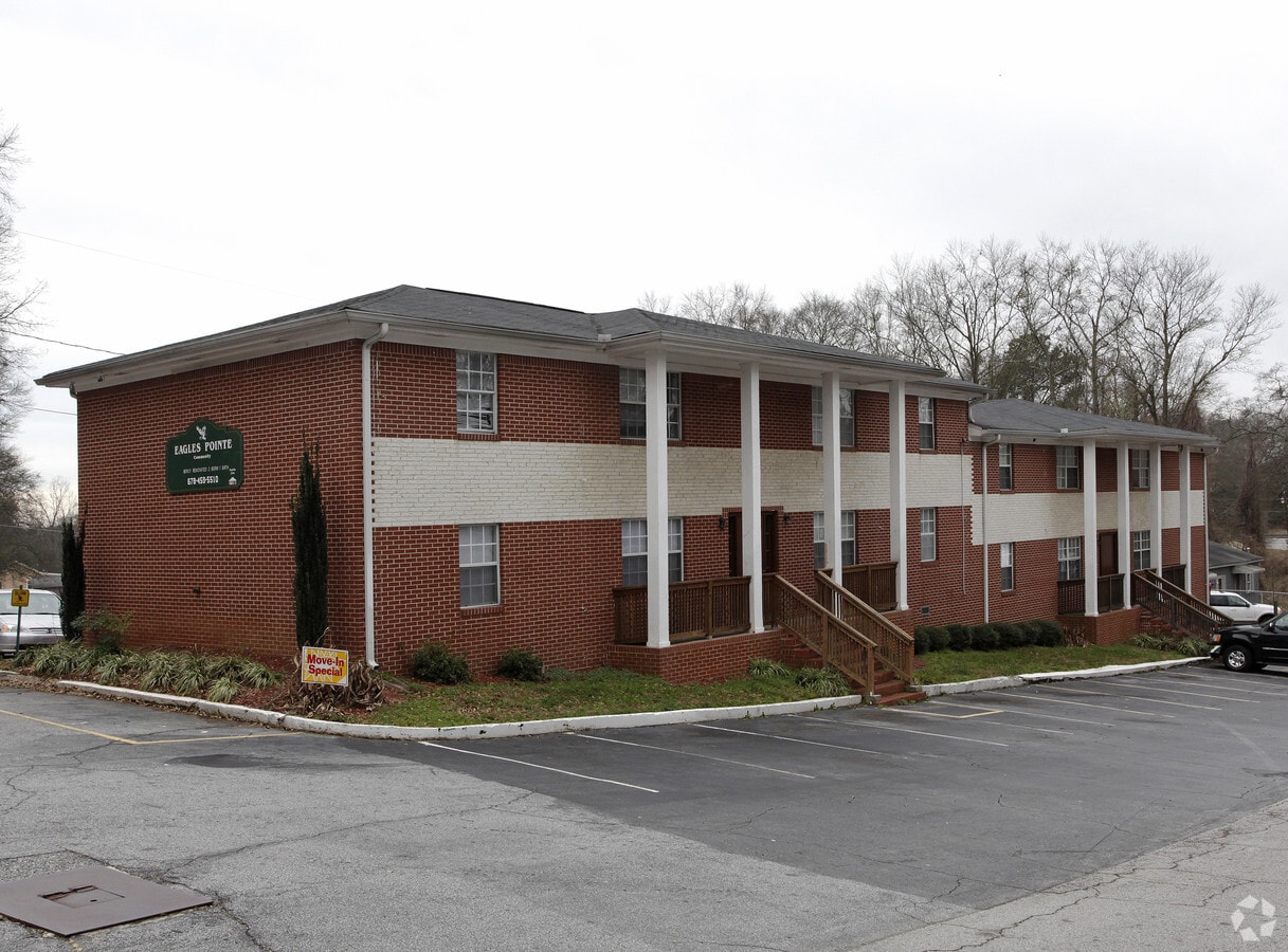 Eagle Pointe Apartments - Eagle Pointe Apartments