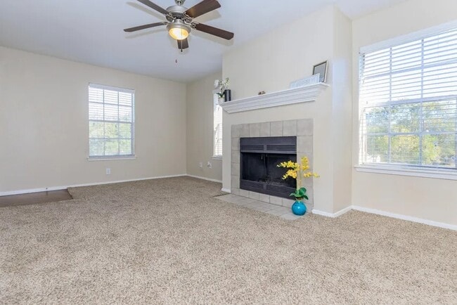 Photo - Elegant 2-Bedroom Near I-45 – Pets Welcome! Unit OLC