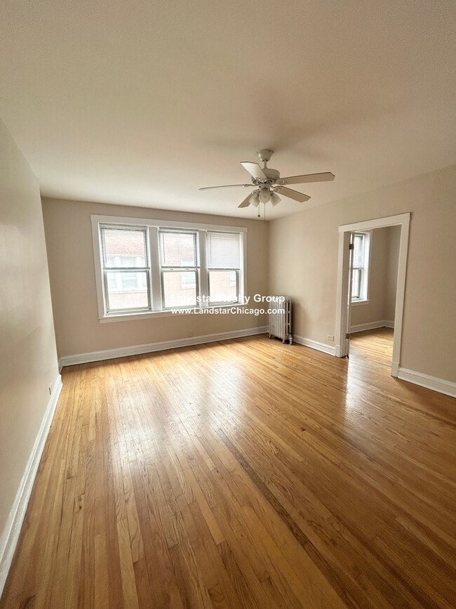 Building Photo - 2348 W Touhy Ave Unit 2H