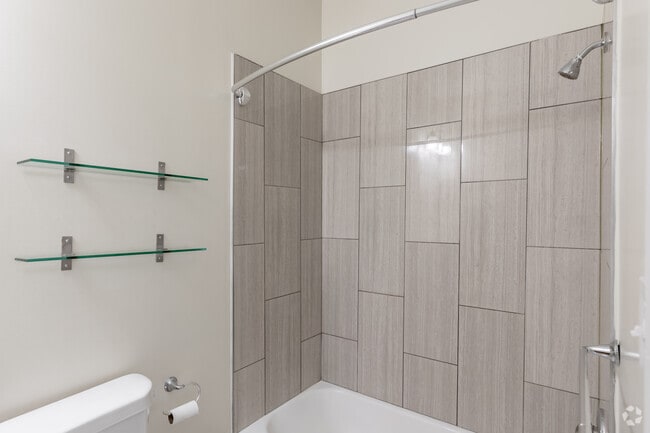 0BR, 1BA - 617SF
