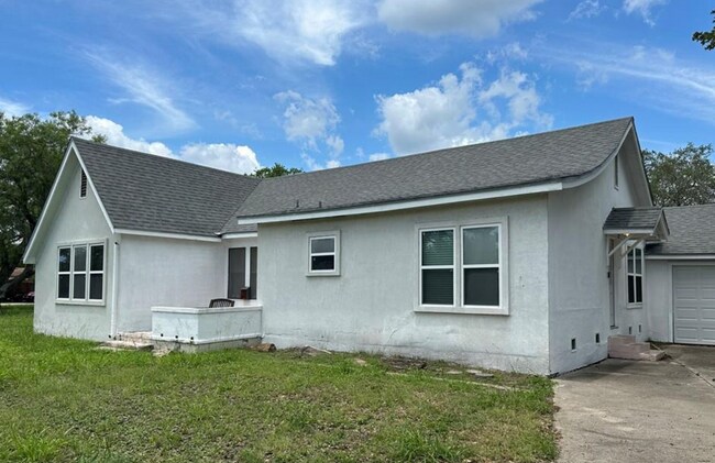 1005 E Fulton St