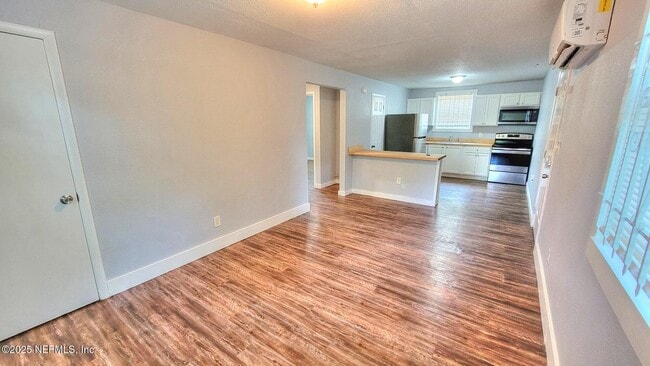 Photo - 3018 Pearce St