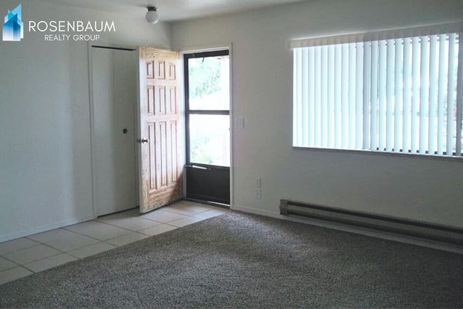 Building Photo - Charming 2-bedrooms, 1.5-baths home nestled in the heart of Prescott Valley!