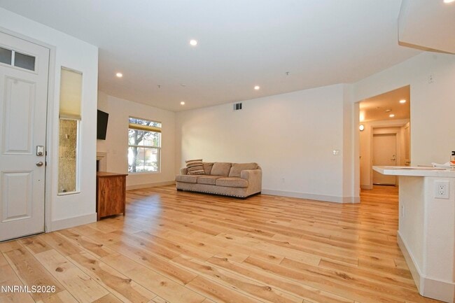 17000 Wedge Pkwy Unit 212
