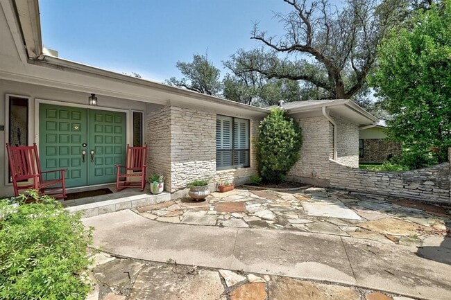 Photo - 110 Ridge Oak Dr