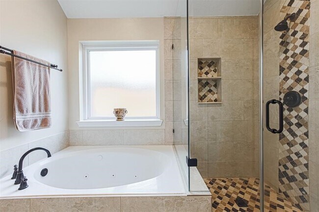 Photo - 3034 Glenthorpe Ln