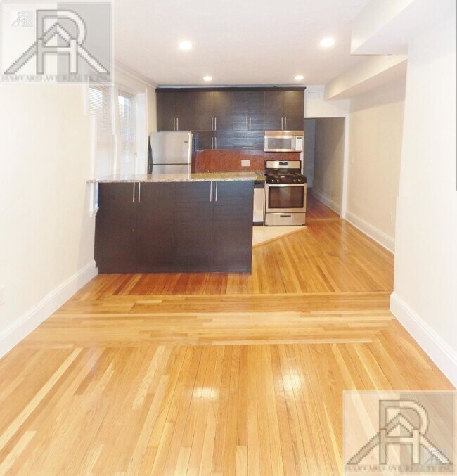 Photo - 73 Thatcher St