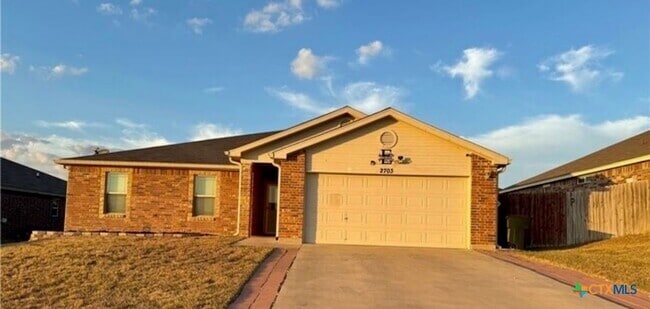 Building Photo - 2703 Tara Dr