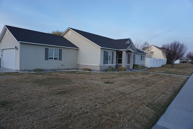 Photo - Northeast Twin Falls 3 Bed Home – Minutes to Hospital & Pole Line Access