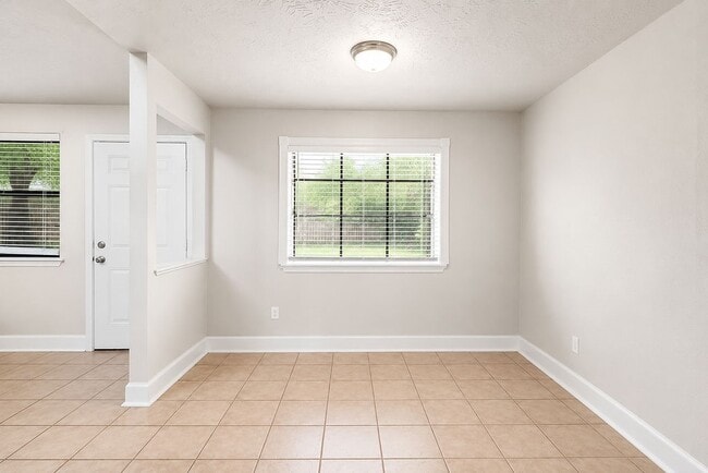 Photo - 14910 Grassington Dr