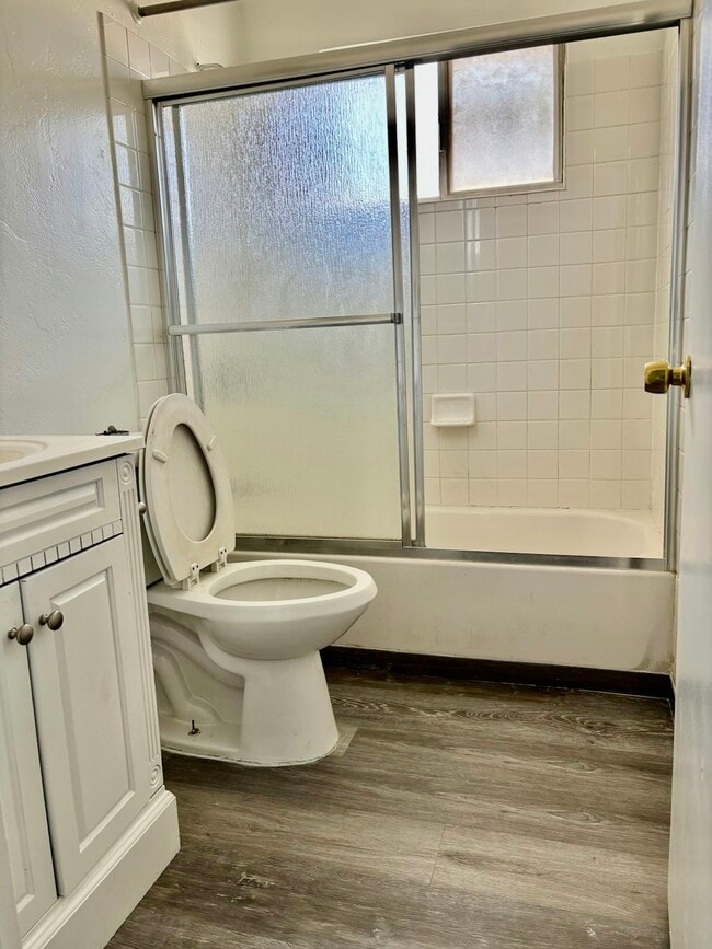 Photo - 1331 Pinetree Dr Unit 4