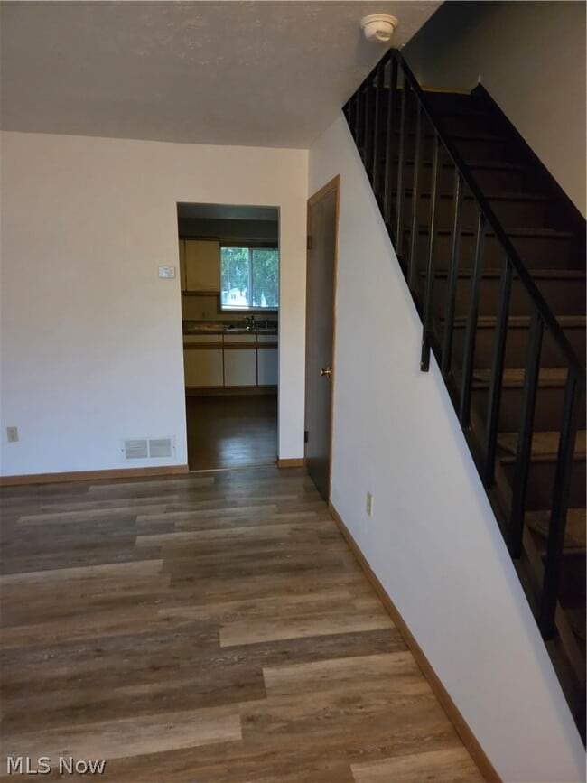 Photo - 240 Lilac Pl