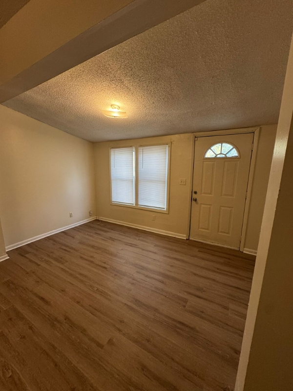 Photo - 460 N Lincoln St