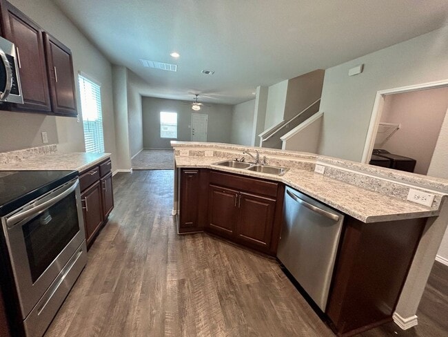 Photo - BEAUTIFUL 4 BR/2.5 BTH HOME IN CONVERSE