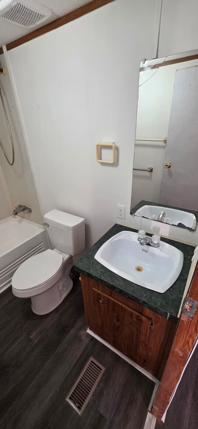 Photo - 8364 Cedar St