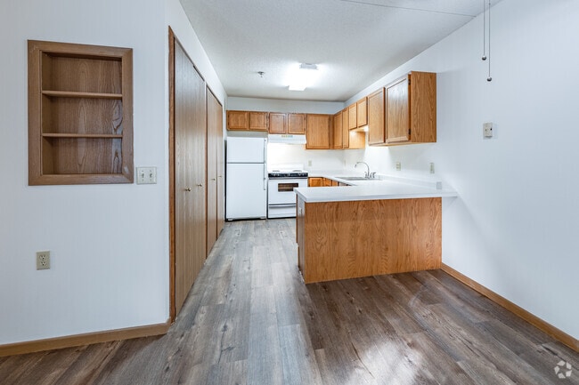 3BR, 1BA - 1102SF - Kitchen - Cottages of Vadnais Heights