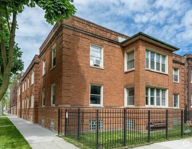 Building Photo - 3112 W 64th St Rental