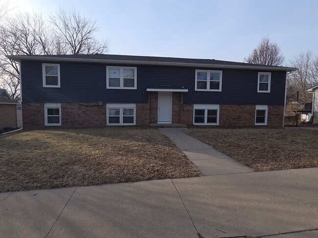 Photo - 2 bed lower level apartment Unit Apt A