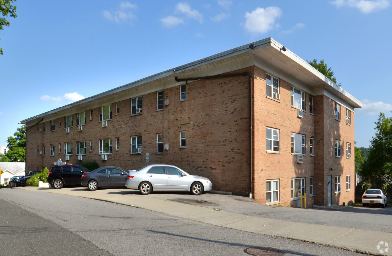 35 Oak St - 35 Oak St Apartments