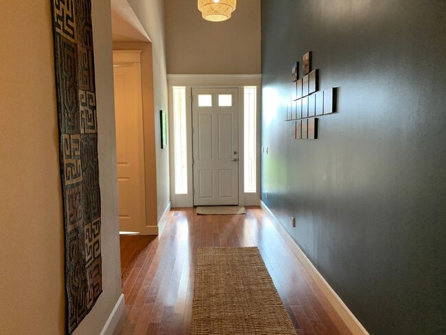 Photo - Stunning 3BD Washougal Home with Mt Hood View! High End Finishes & Minutes from Downtown Camas!
