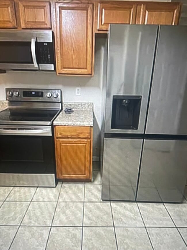 Photo - 1573 Mary St