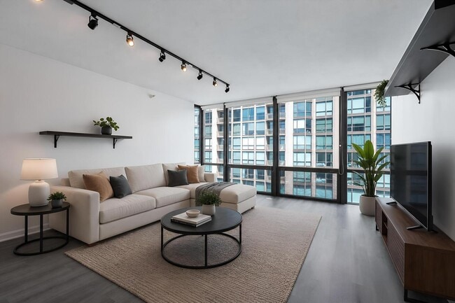 2 E Erie St