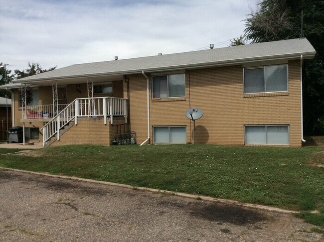 Photo - Central Loveland! Spacious 2 Bedroom / 1 B...