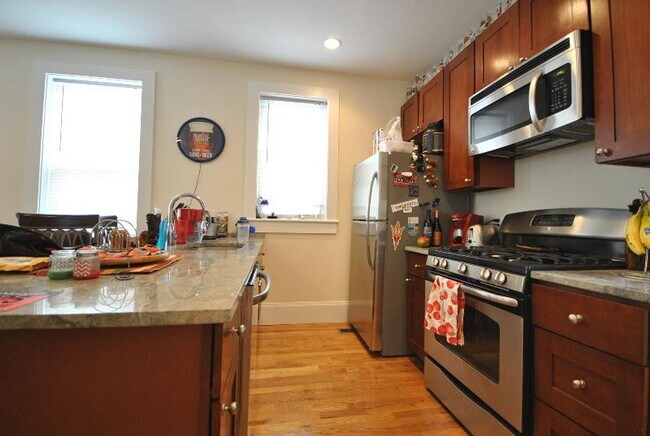 2 Larose Pl
